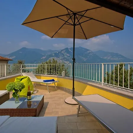 Casa Vacanze Marconi 22 Marone Exterior photo